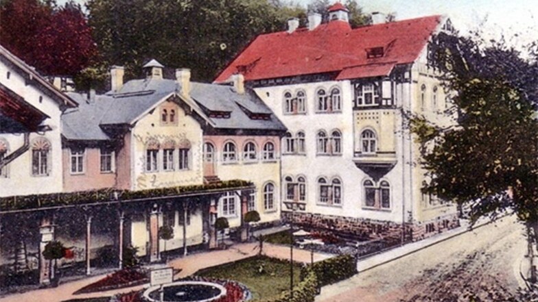 So schmuck war es mal, das alte Augustusbad im Tannengrund in Liegau. Von der Schönheit sind nur historische Postkarten wie diese geblieben.