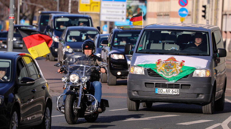Am 20. Februar gab es auch in Dresden einen Auto-Protest. Dabei wurden mehrere Straftaten festgestellt.