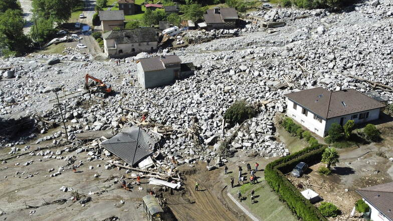 Schwere Unwetter in der Schweiz: drei Vermisste, Zermatt abgeschnitten