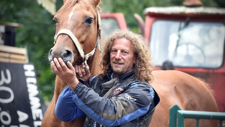 Rüdiger Horn, Stadtrat in Seifhennersdorf, betreibt die Gaststätte Waldschlößchen und hält Pferde.
