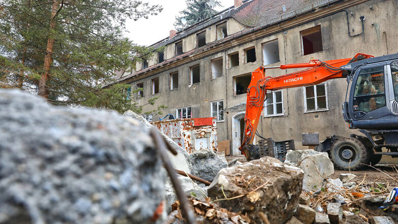 Das Haus Herwigsdorfer Straße 6a in Zittau wird abgerissen.