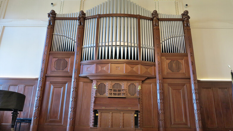 Die Orgel in der Schulaula