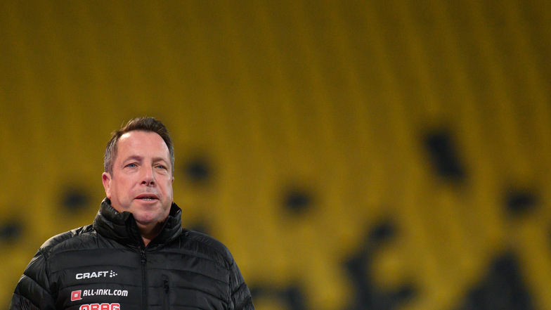Leer Ränge und ein gut gefülltes Punktekonto: Als Tabellenführer verabschiedet sich Dynamo aus dem Jahr 2020. Trainer Markus Kauczinski sind andere Sachen wichtiger.