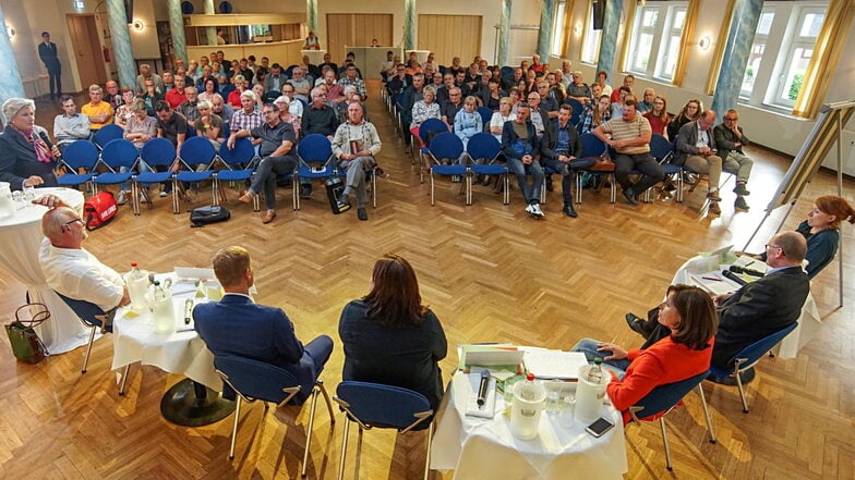 Auch vor der sächsischen Landtagswahl 2019 gab es Wahlforen mit den Direktkandidaten im Landkreis Bautzen, wie hier in Cunewalde. 2024 sorgen die Einladungen dafür für Ärger bei den Freien Wählern.