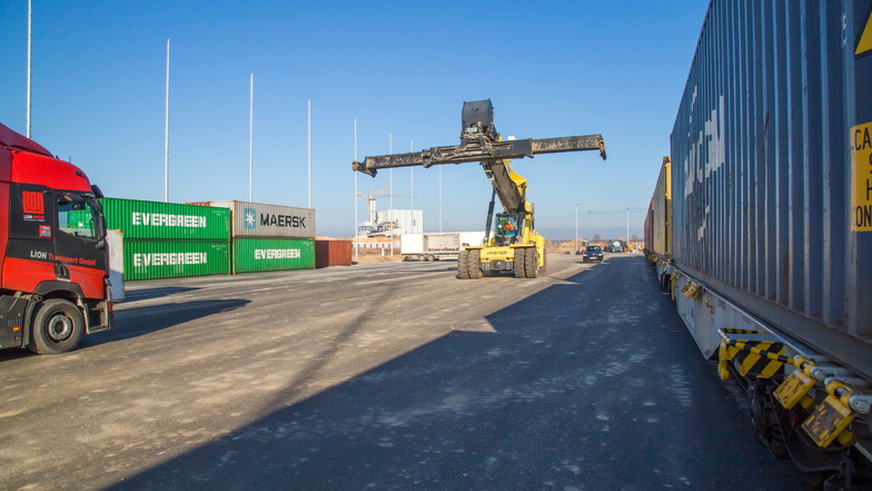 Das Containerterminal im Gewerbegebiet Kodersdorf könnte perspektivisch weiter vergrößert und für die Verlagerung des Lkw-Verkehrs von der Straße auf die Schiene fit gemacht werden.