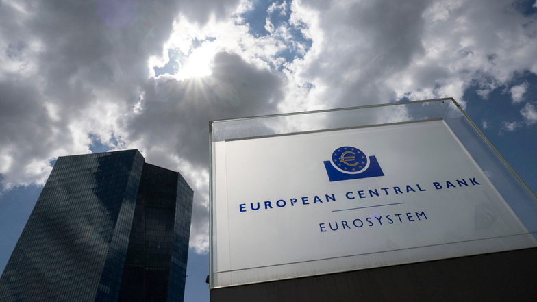 Erstmals seit elf Jahren hat die Europäische Zentralbank (EZB) wieder die Zinsen erhöht - und zwar unerwartet kräftig.