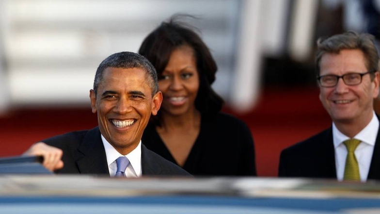 Außenminister Westerwelle empfängt am 18. Juni 2013 den US-Präsidenten Barack Obama und seine Frau Michelle am Flughafen Berlin-Tegel.