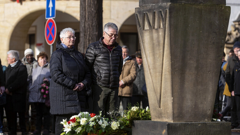 Am Montagvormittag in Pirna: Stilles Gedenken für die Opfer des Nationalsozialismus.