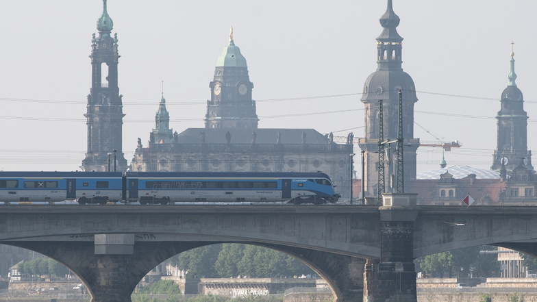Der "Railjet" bringt Reisende ohne Umstieg etwa nach Prag.