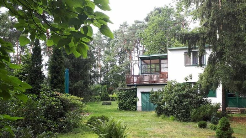 Das ehemalige Sommerhaus des Schriftstellers Bohumil Hrabal steht zum Verkauf.