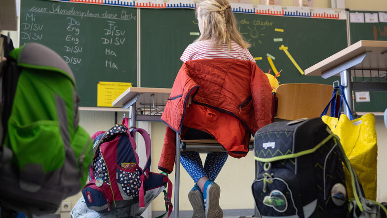 Viele Dresdner Schulen sind so begehrt, dass die Plätze in den Klassenzimmern nicht für alle Bewerber reichen. Oft sind Klagen die Folge.