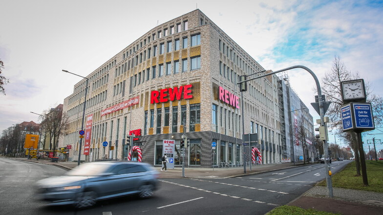 Neuer XXL-Rewe öffnet in Dresden