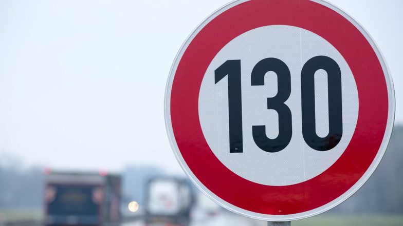 Wieder einmal wird in Deutschland über ein Tempolimit auf Autobahnen diskutiert.
