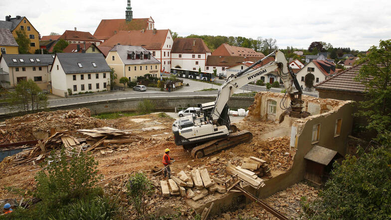 Der Alte Gasthof in Panschwitz-Kuckau wird abgerissen. Er gehörte über 300 Jahre zum Ortsbild, verfiel aber seit Jahrzehnten.