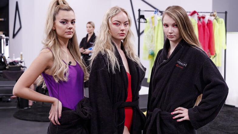 Romy (rechts) neben den beiden Topmodel-Kandidatinnen Ana (links) und Elisa.