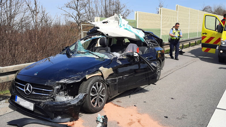 Bei einem Unfall auf der A4 nahe Bautzen wurde am Mittwochnachmittag ein 48-jähriger Mercedes-Fahrer schwer verletzt.