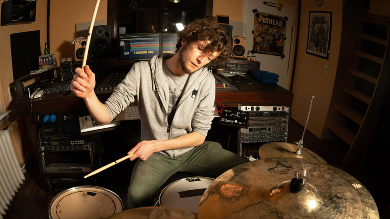 Trommeln für die Zukunft der Bandkultur: Daniel Wedekind ist Schlagzeuger der Dresdner Hardcore-Band Plotz.
