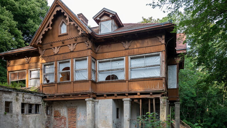 Der Zustand des Weinberghauses in Görlitz im Sommer 2021.