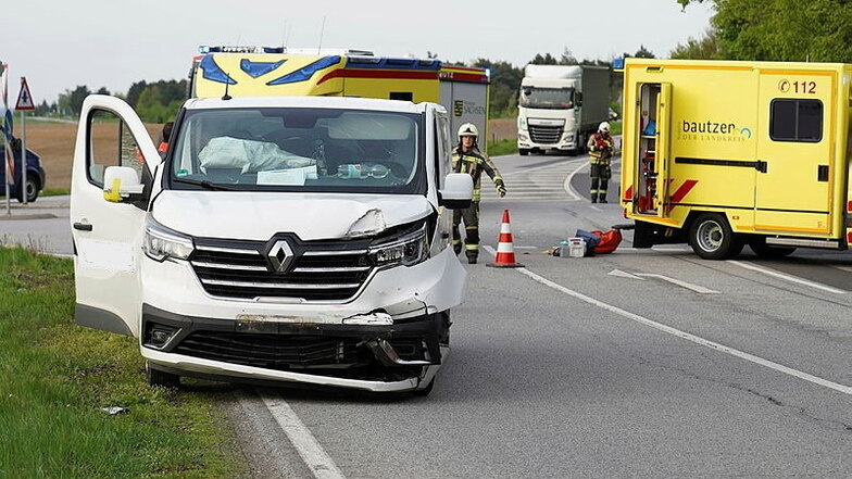 Bundesstraße am Stausee in Bautzen nach Unfall gesperrt