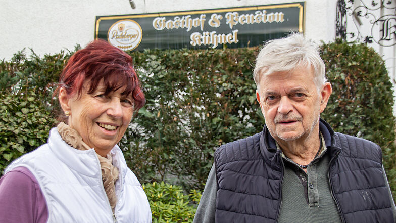 Ingrid (72) und Gerd Kühnel (75) haben vor 30 Jahren in Maukendorf erst eine Gaststätte und wenig später eine Pension eröffnet – und das Geschäft ausgebaut.