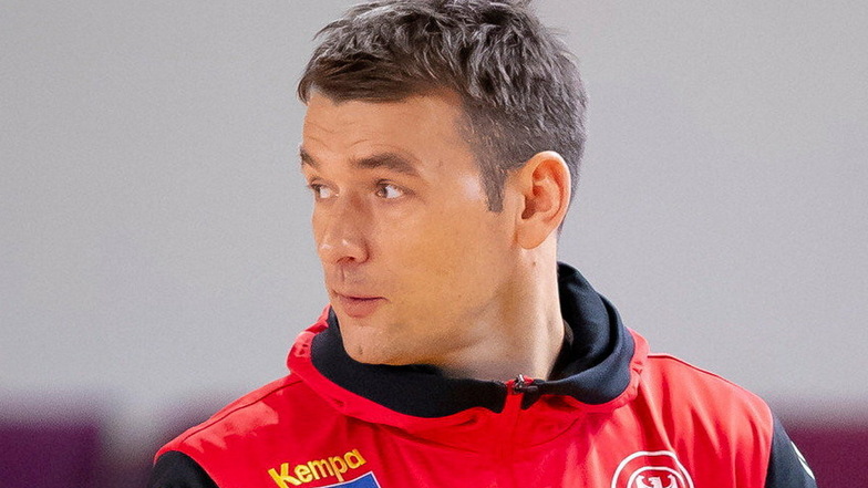 Der Blick zurück fällt ihm schwer, immer noch. Vor knapp einem Jahr wurde Christian Prokop als Handball-Bundestrainer entlassen.