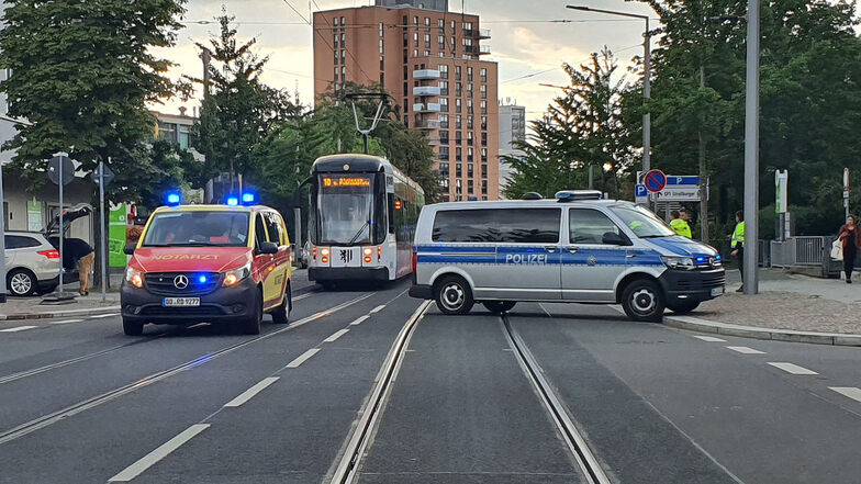Auf der Canalettostraße wurde am Samstag ein Fußgänger schwer verletzt.