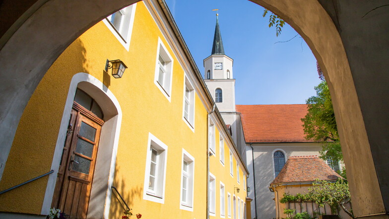 An der Kirche in Rothenburg gibt es mehrere spannende Grufthäuser.