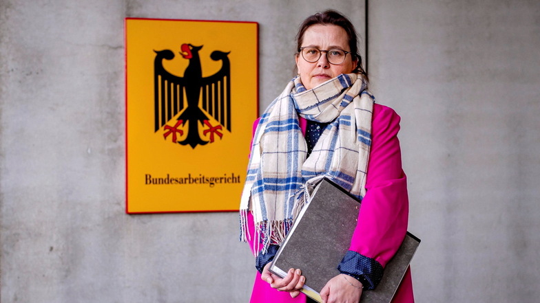 Vier Jahre hat Susanne Dumas gegen ihren Meißner Arbeitgeber geklagt. Sie forderte den gleichen Lohn wie ihr männlicher Kollege und bekam vor dem Bundesarbeitsgericht in Erfurt recht. Es ist ein Grundsatzurteil.