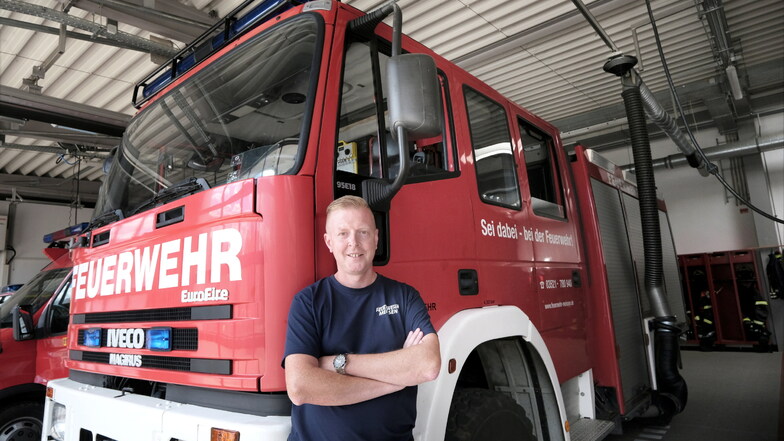 Nach 20 Jahren sollte über die Anschaffung eines neuen Feuerwehrautos nachgedacht, erklärt Wehrleiter Frank Fischer. Das älteste Fahrzeug der Meißner Feuerwehr fährt allerdings schon seit 21 Jahren zu Einsätzen.