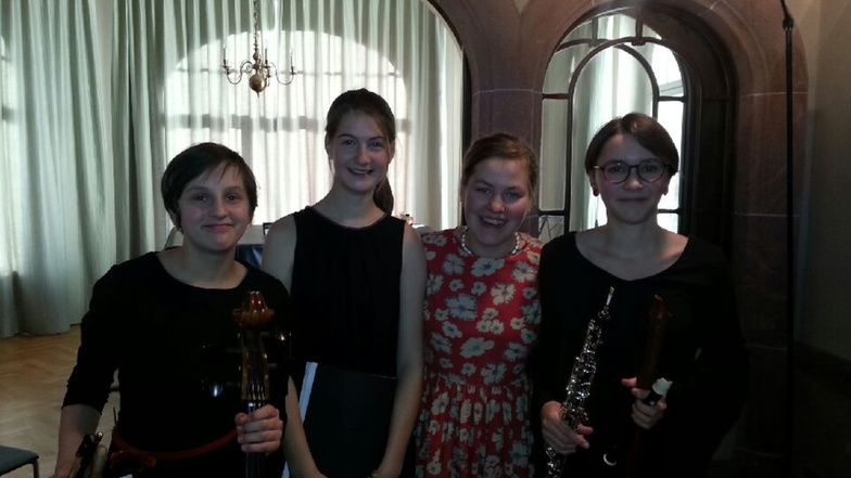 Teresa Vogel, Maria Pfister, Emily Springer und Eva-Maria Möbus errangen als Quartett in der Kategorie Alte Musik bei „Jugend musiziert“ einen ersten Platz.