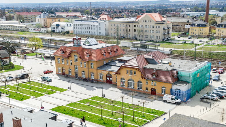 Die Sanierung es Bahnhofsgebäudes in Radebeul-Ost sowie die Neugestaltung des Areals drumherum stellte eine große Herausforderung dar.