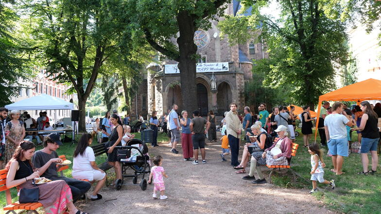 Das Kennlernfest auf dem Walkhoff-Platz war gut besucht – von großen und kleinen Gästen.