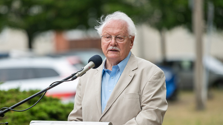 Friedhart Vogel war ab 1985 Superintendent des Kirchenkreises Hoyerswerda, wo er bis heute lebt.