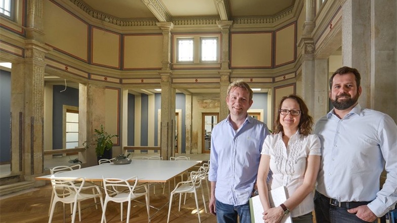 Bereits eingezogen sind Annien Rücker und Falk Doberenz mit ihrem Architekturbüro im einstigen Gesellschaftshaus, ebenso wie die Firma von Sebastian Rücker (re.).