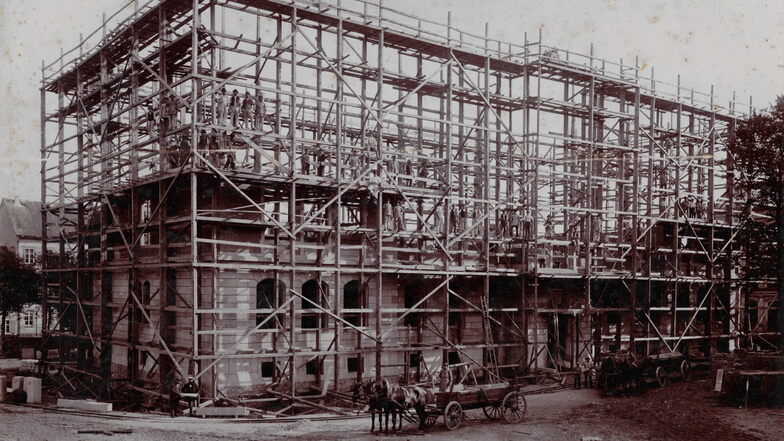 Gerüste für den Erweiterungsbau 1901.