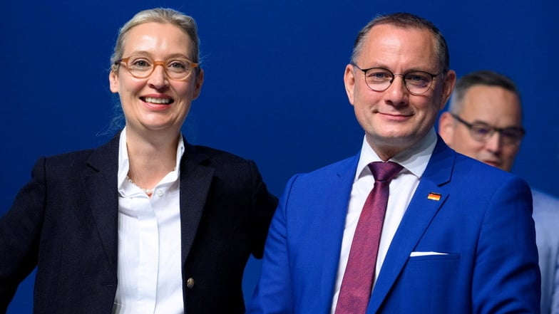 Alice Weidel und Tino Chrupalla wurden beim Parteitag in Essen als Vorsitzende der AfD im Amt bestätigt.