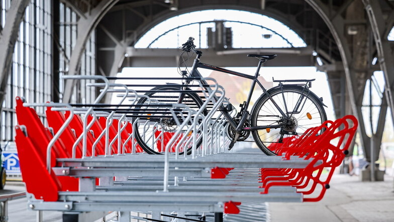 Neue Fahrradstellplätze im Leipziger Hauptbahnhof: In Sachsen sind 2023 rund 15.500 Räder als gestohlen gemeldet worden.