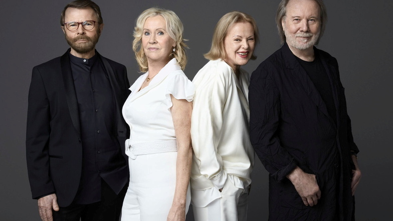 ABBA – das sind von links nach rechts: Björn Ulvaeus, Agnetha Fältskog, Anni-Frid Lyngstad und Benny Andersson.
Die beiden Männer sind am Sonnabend zu Gast in der ZDF-Sendung „Wetten, dass..?“ ab 20.15 Uhr.