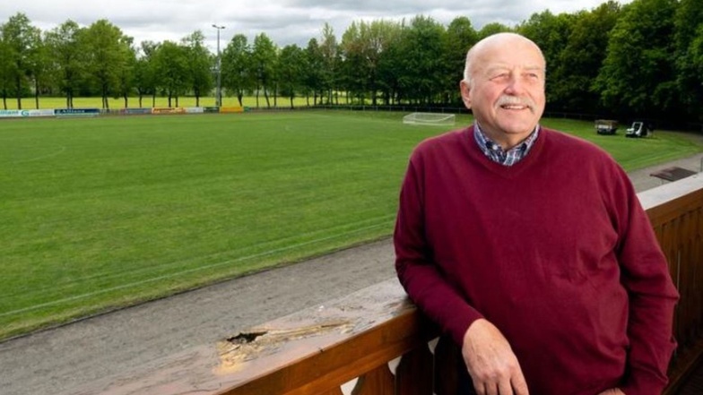 Wilfried Biehl ist seit 1958 mit dem SV Baruth 90 verbunden. 30 Jahre hat er im Vorstand des Sportvereins gearbeitet, 15 Jahre davon war er Abteilungsleiter Fußball, und 15 Jahre leitete er den Verein. Der feiert am Wochenende Jubiläum.