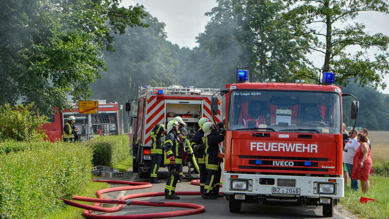 Mehr als 70 Feuerwehrleute waren im Einsatz.