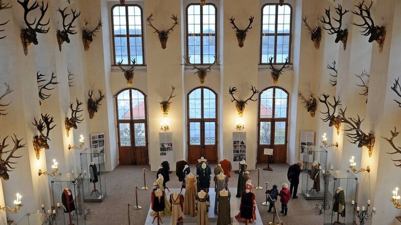 Die Kostüme 2011 im Moritzburger Schloss.