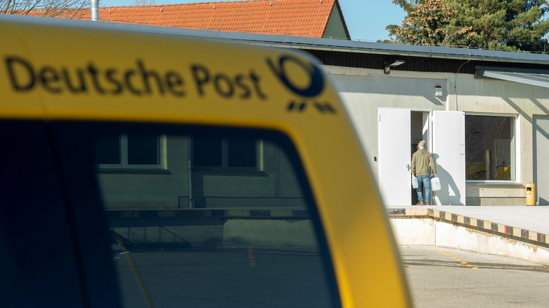 Der Zustellstützpunkt der Deutschen Post ist in Heidenau umgezogen: Von der Vom-Stephan- auf die Pillnitzer Straße.