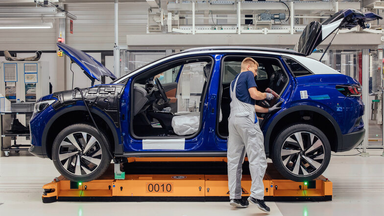 VW produziert in Zwickau wieder rund um die Uhr
