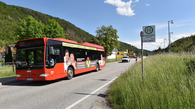 Die Haltestelle Niederschlottwitz in Richtung Glashütte soll auch noch einen Gehweg bekommen. Die Grundstücksverhandlungen mit der Deutschen Bahn AG laufen noch.