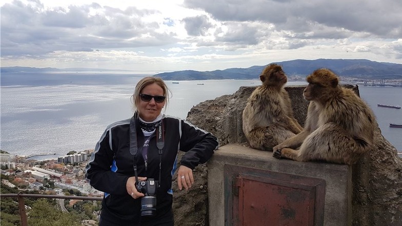... Affen auf Gibraltar: Manuela Wollny nutzt jede Pause, um die schönsten Flecken der Erde mit ihrer Kamera festzuhalten. Entlang ihrer Touren erleben Motorradfans unvergessliche Momente.