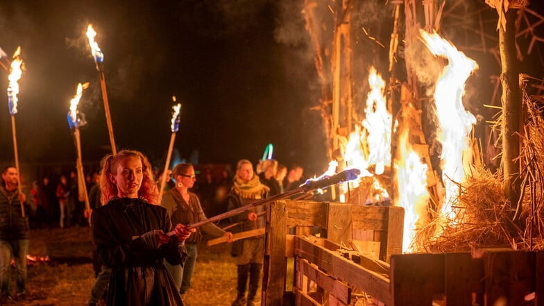 Das Herbst- und Weinfest in Radebeul endet jedes Jahr mit einem Feuerspektakel, so auch in dieses Mal - wegen des Elbehochwassers nur an einem anderen Ort.