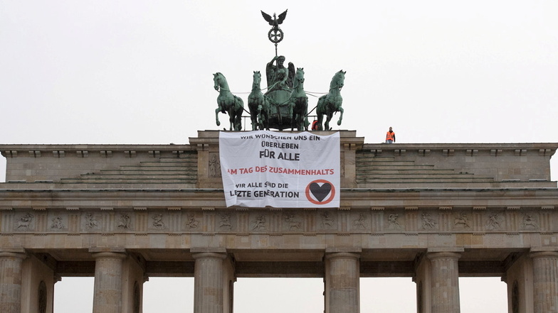 Klimaschutz-Protest auf dem Brandenburger Tor