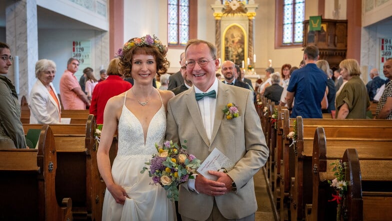 Am Samstag hat Roßwein Pfarrer Heiko Jadatz kein Paar verheiratet, sondern mit seiner Frau Doreen selbst vorm Traualtar in Roßwein gestanden.