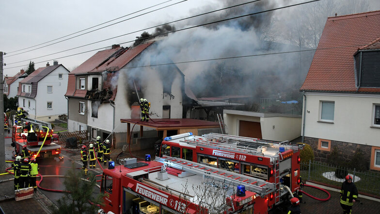 Die Doppelhaushälfte an der Sonnenstraße in Leisnig war am Freitagmorgen vor einer Woche in Brand geraten.