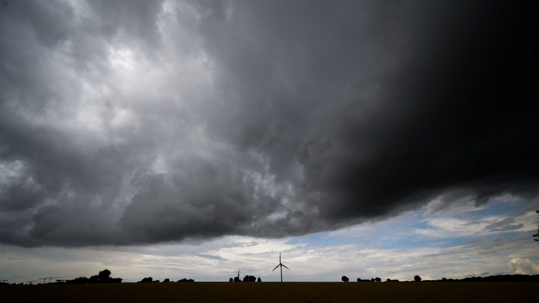 Wetterdienst warnt vor Starkregen und Gewittern in Sachsen